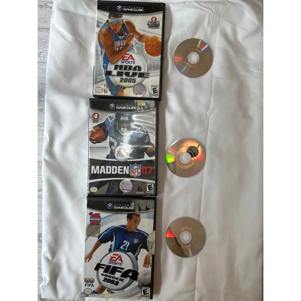 Nintendo GameCube Game Lot 7 Games Multi-Color Vintage 90s Y2K Retro Bundle